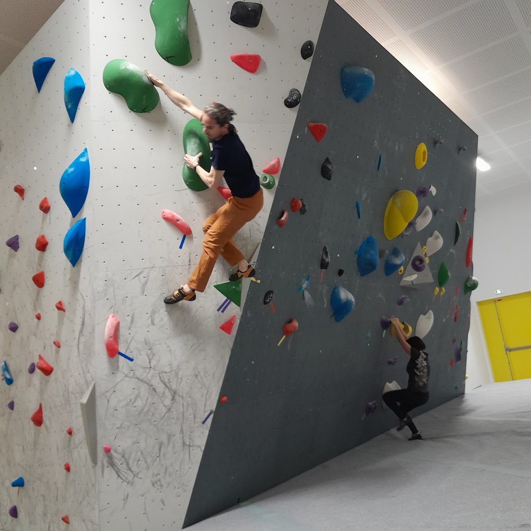 Escalade @Ucpa Sport Station 1